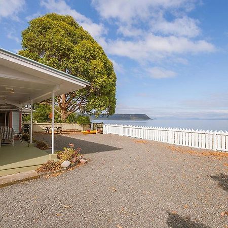 Lake Edge Cottage - Waitahanui Holiday Home Eksteriør billede